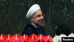 Хасан Роухани приносит присягу в качестве нового президента Ирана (4 августа 2013 года)