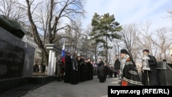 «Самооборона» Криму отримала символічний камінь