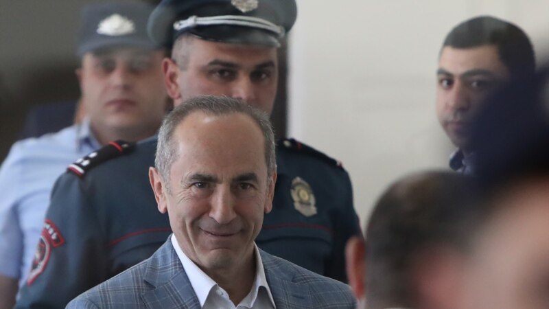 В Ереване начался судебный процесс по делу экс-президента Роберта Кочаряна