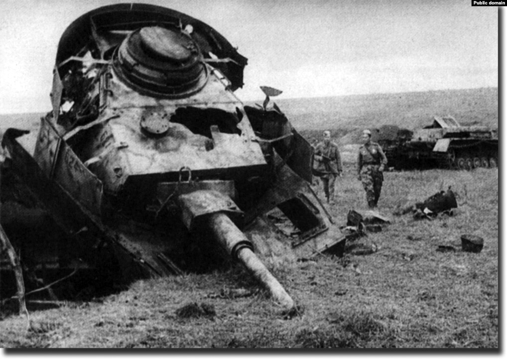 Подбитый танк Pz. IV. Курская дуга, июль 1943 года