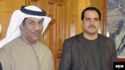 Губернатор Кандагара Азизулла Гамаюн и посол ОАЭ Джума ал-Каабы. Кандагар, 10 января 2017 года