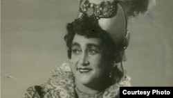 Соф'я Друкер, у ролі Чэсьнікавай у опэры «Страшны двор» Станіслава Манюшкі, 1952