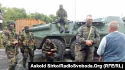 Военные на выезде из Мукачево