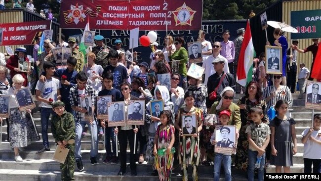 "Бессмертный полк" все-таки прошел по Душанбе
