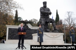 Vladimir Putin, la ceremonia de dezvelire în Crimeea anexată a monumentului dedicat țarului Alexandr al III-lea. Noiembrie 2017