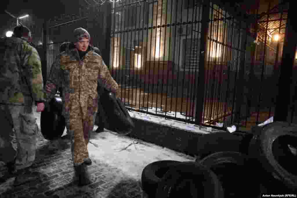 Российские пограничники вечером 25 ноября открыли огонь по корабельной группе Военно-Морских Сил ВС Украины.&nbsp;