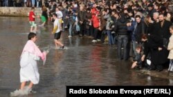 Архивска фотографија: Водици во Охрид.