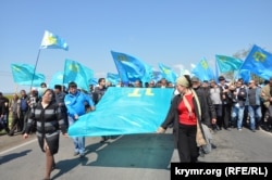 Кримські татари на Турецькому валу, 3 травня 2014 року