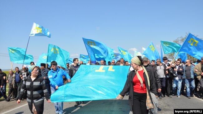 Крымские татары на Турецком валу, 3 мая 2014 года