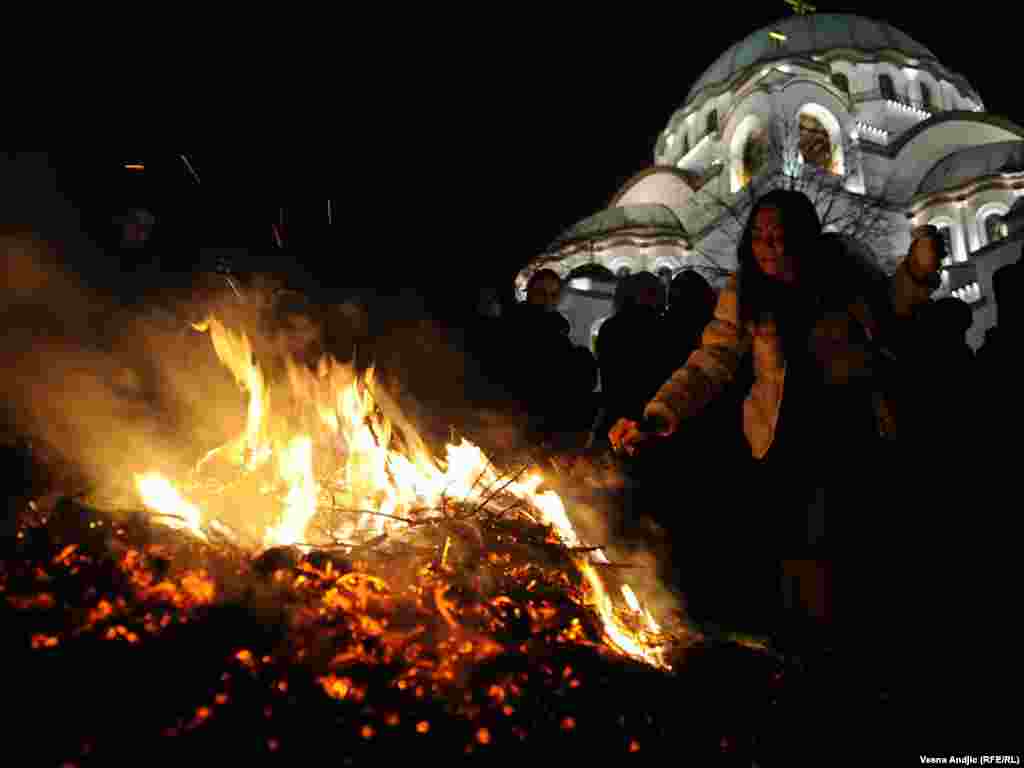 At the Temple of St. Sava, Serbian Patriarch Irenaeus gave the Christmas liturgy at midnight on January 6-7. Photo by Vesna Andjic for RFE/RL