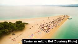 Masovni ili održivi turizam: Čuvena plaža Zlatni rat na Braču