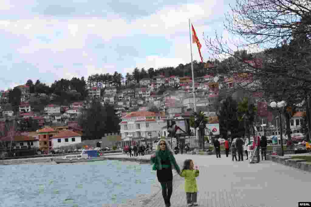 Охрид пред Велигден - Прошетка по охридскиот кеј