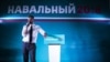Алексей Навальный на митинге в Омске. Фото: Евгений Фельдман для проекта "Это Навальный"