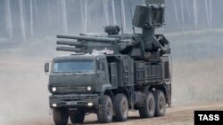 «Pantsir-C1» Rusiye zenit raketa-top kompleksiniñ uruş maşinası