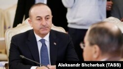  Sergei Lavrov və Mevlut Cavusoglu