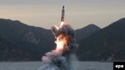 Испытание баллистической ракеты в Северной Корее