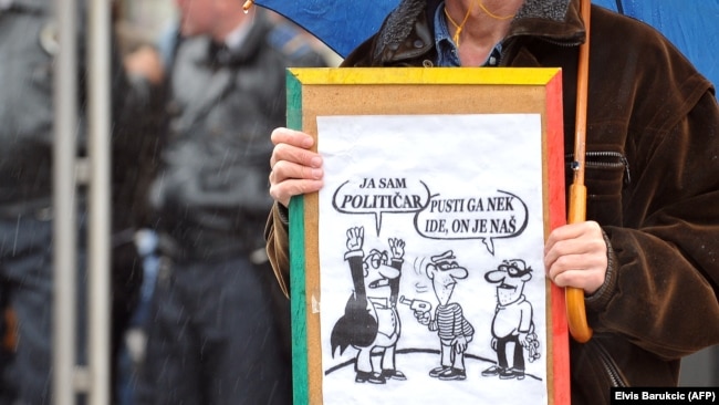 Građani su protestima pokazali da žele promjene, kaže Balunović (Fotografija sa jednog od protesta u BiH)