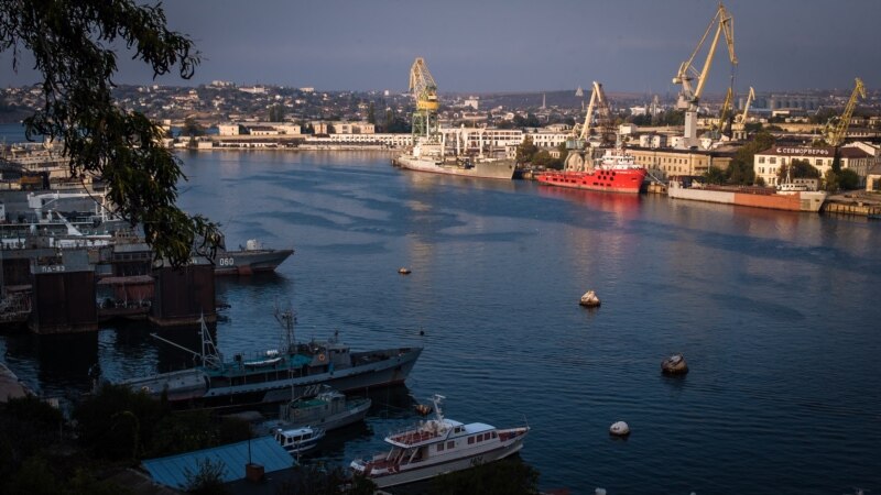 В Севастополе оштрафовали судно из-за загрязнения бухты 