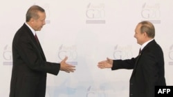 Turkiyə - Türkiyə prezidenti Recep Tayyip Erdogan (solda) və Rusiya prezidenti Vladimir Putin, Antalya, 2015