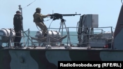 Военно-морской катер в Азовском море недалеко от Бердянска