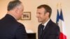 Una dintre pozele președintelui moldovean Igor Dodon cu Emmanuel Macron