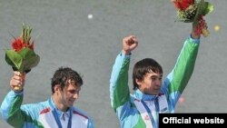 O'zbekistonlik kanoyechilar Serik Mirbekov va Gerasim Kochnevlar erkaklar juftligida 1000 metrlik masofada oltin medalni qo'lga kiritishdi.