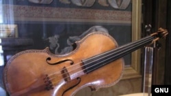 Антонио Страдивари создал более тысячи скрипок, виолончелей и виол, примерно половина из которых уже утрачена