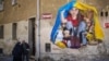 Az ukrajnai háború ellen tiltakozó falfestmény Prágában