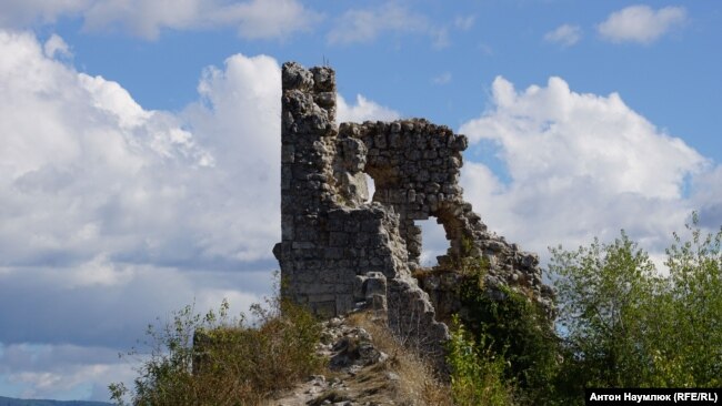 В тени древности. История крымской крепости Мангуп-Кале (фотогалерея)