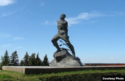 Әнші Рианна жалаңаш