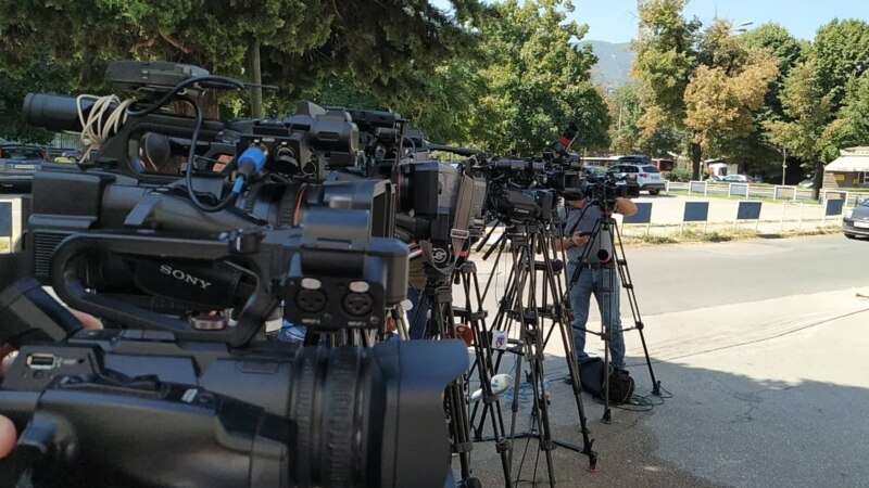 ЗНМ: Продолжува трендот на напади кон новинари