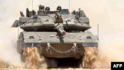 تانک‌های ارتش اسرائیل در مرز غزه به آماده‌باش درآمده‌اند.