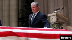 Напередодні у Вашингтоні відбулася офіційна церемонія прощання з Бушем-старшим
