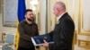Зеленський передав голові місії ЄС в Україні заповнений опитувальник щодо вступу до блоку