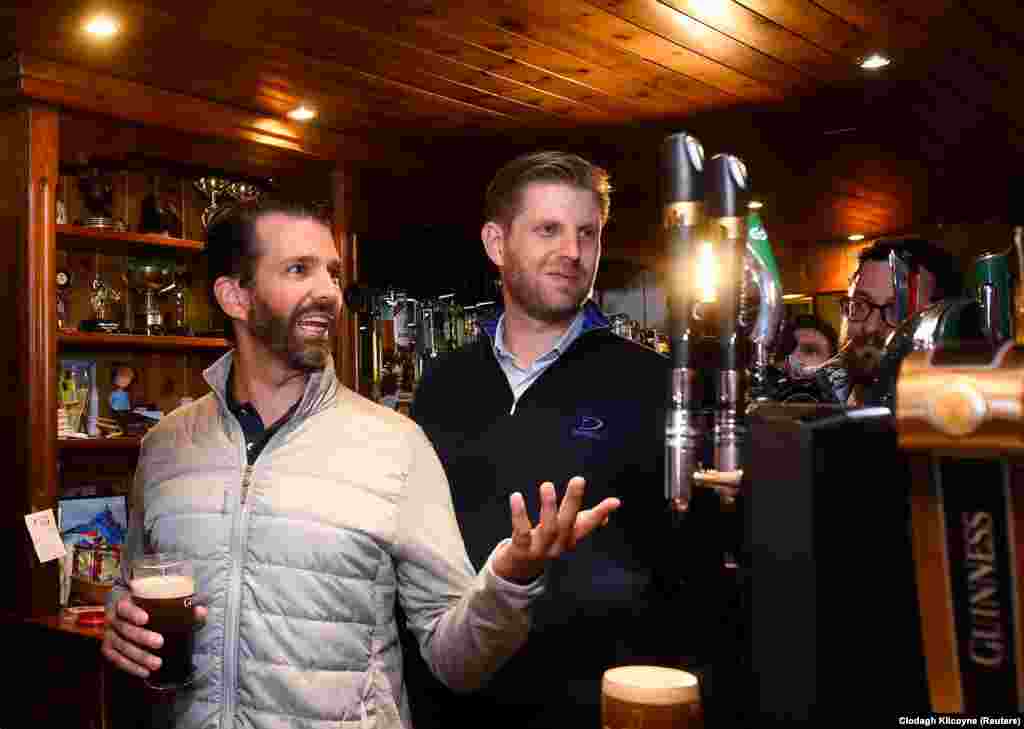 U.S. President Donald Trump's sons Eric and Donald Trump Jr. visit a local pub in Doonbeg, Ireland. (Reuters/Clodagh Kilcoyne)
