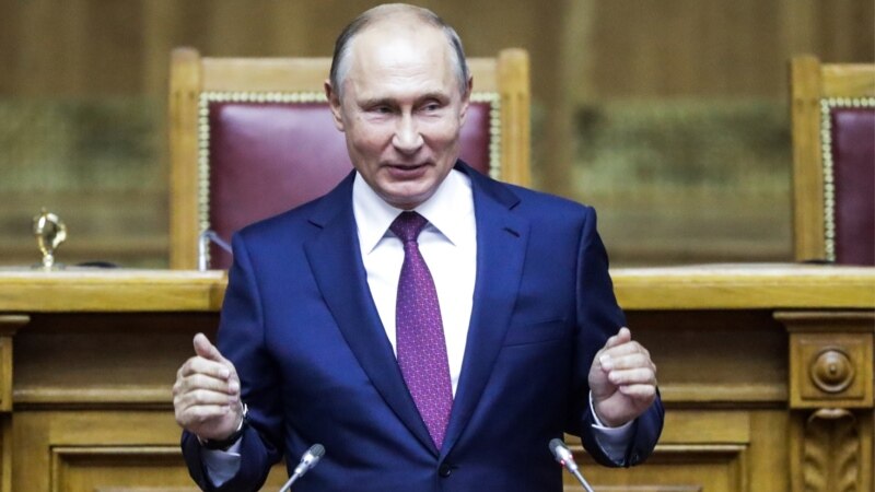 Путин экстремизм боюнча беренени жумшартууну сунуш кылды  