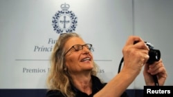 Annie Leibovitz la o conferinţă din Oviedo, Spania. 24 octombrie 2013