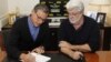 Bob Iger izvršni direktor kompanije Disney i George Lucas potpisuju ugovor