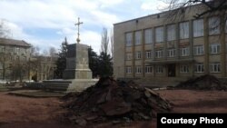Розкопки церкви на місці колишнього пам'ятника Леніну, Кривий Ріг (фото Криворізького історико-краєзнавчого музею)