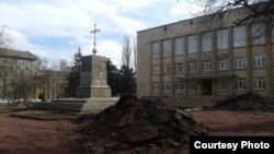 Розкопки церкви на місці колишнього пам'ятника Леніну, Кривий Ріг (фото Криворізького історико-краєзнавчого музею) 