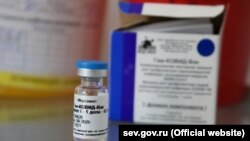 Российская вакцина от коронавируса, которую тестируют на севастопольских медиках