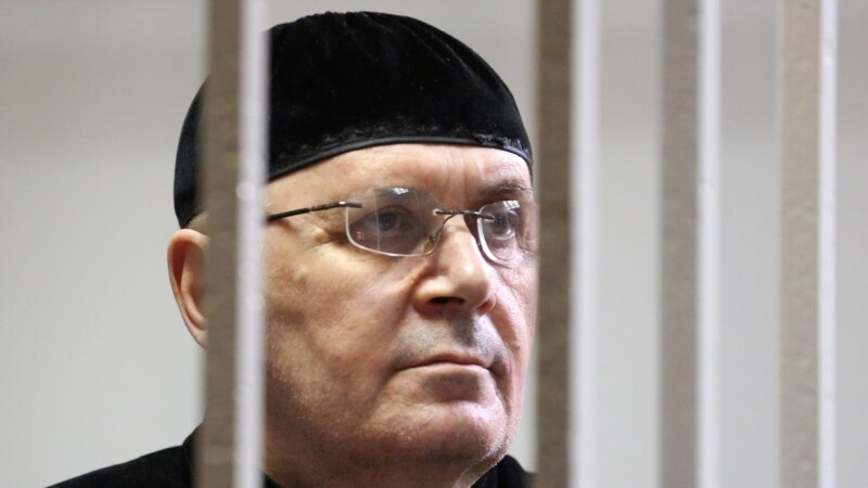 Чеченстан: Оюб Титиев төрт жылга эркинен ажыратылды 