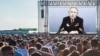 Vladimir Putin, purtând distincțiile lui Leonid Brejnev, ține un discurs un fața poporului. Colaj 