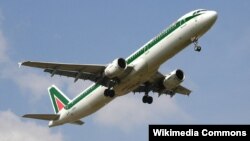 Самалёт Alitalia