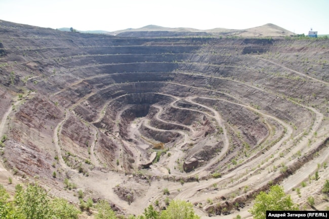 Gropa e parë e depozitës së uraniumit Streltsovskoye ndodhet 5 kilometra nga Krasnokamensk.