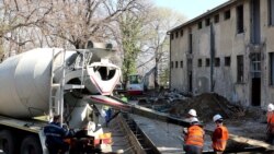 Izgradnja u toku, 4. april