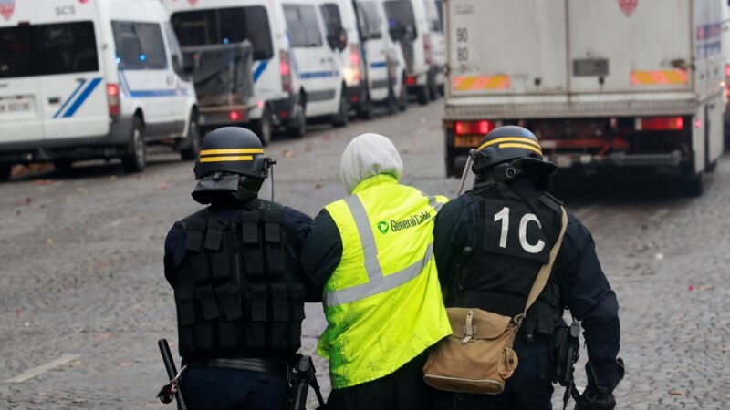 პარიზში შეტაკება მოხდა მომიტინგე „ყვითელ ჟილეტებსა“ და პოლიციას შორის