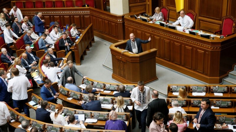 Украинада парламенттик коалиция ыдырады