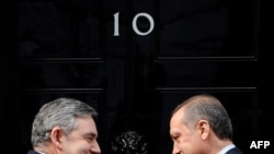 Британиянын өкмөт башчысы Гордон Браун жана Түркиянын премьер-министри Режеп Тайып Эрдоган