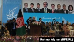 عبدالله عبدالله رئیس دسته انتخاباتی ثبات و همگرایی حین سخنرانی در خیمه لویه جرگه در کابل. November 10 2019